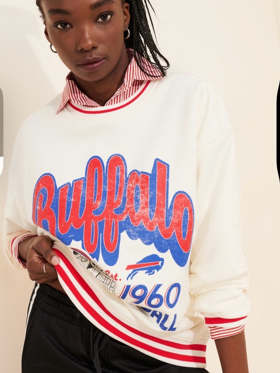 the wild collective Tops - Buffalo Graphic Crewneck Sweatshirt - White/Red/Blue